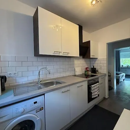 Zentrale ,moderne Und Stilvolle Nähe Klinik Und Messe * Essen