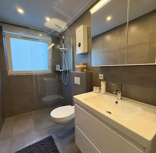 Zentrale ,moderne Und Stilvolle Nähe Klinik Und Messe Apartment